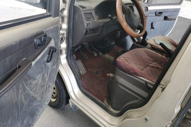 Used Wuling Rongguang 2014 1.2L S Base Model Driver Seat