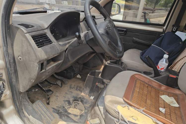 Used Wuling Rongguang 2014 1.2L S Base Model Driver Seat