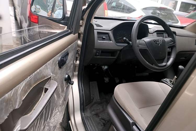 Used Wuling Rongguang 2014 1.2L S Base Model Driver Seat