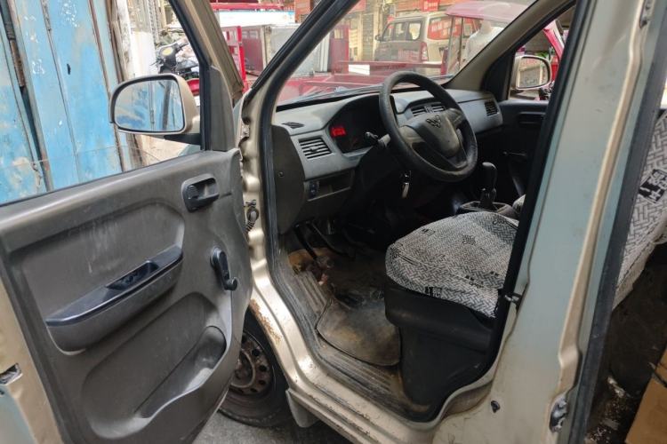 Used Wuling Rongguang 2014 1.2L S Base Model Driver Seat