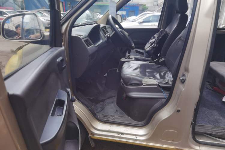 Used Wuling Rongguang 2014 1.5L S Base Version Driver Seat