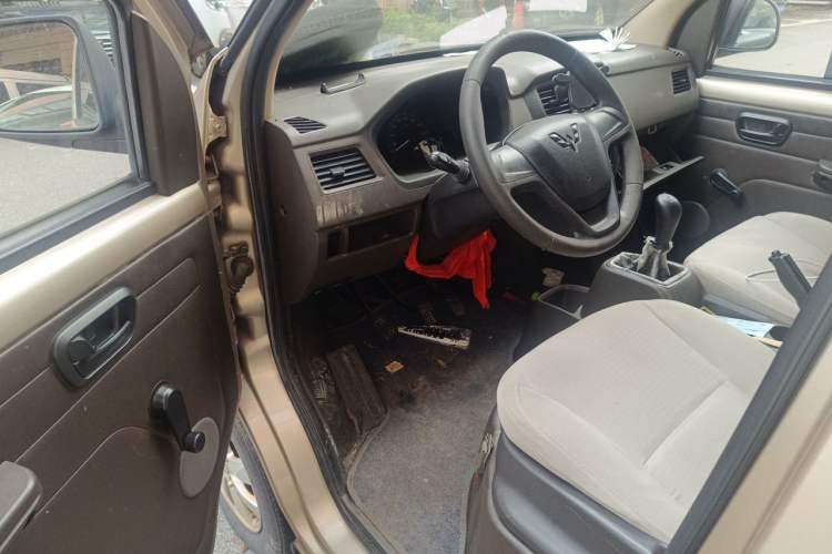 Used Wuling Rongguang 2014 1.2L S Base Model Driver Seat