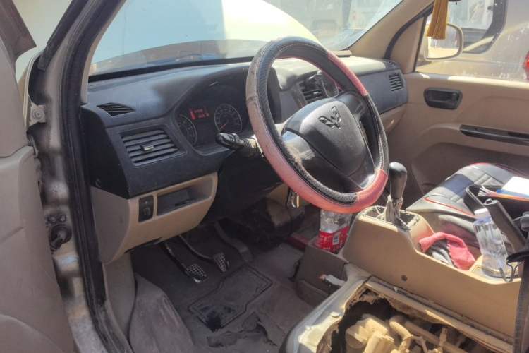 Used Wuling Rongguang 2014 1.2L S Standard Model Driver Seat