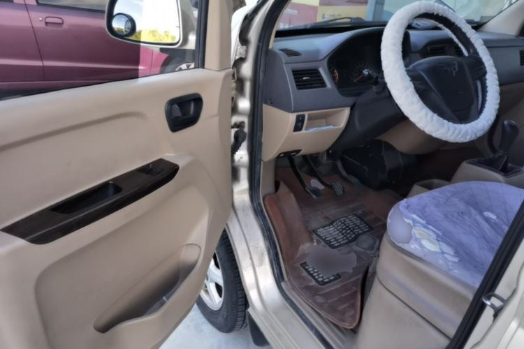 Used Wuling Rongguang 2014 1.5L S Standard Version Driver Seat