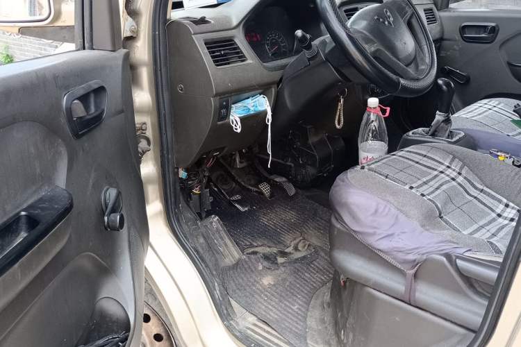 Used Wuling Rongguang 2014 1.2L S Base Model Driver Seat