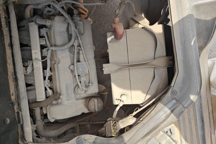 Used Wuling Rongguang 2014 1.2L S Base Model Engine Bay
