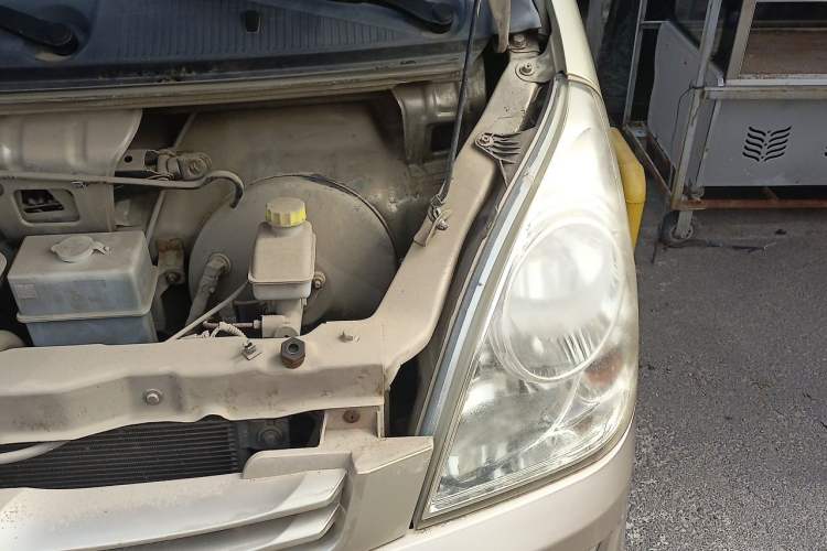Used Wuling Rongguang 2014 1.2L S Base Model Engine Bay Left