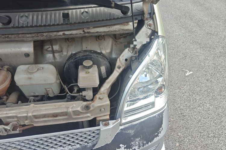 Used Wuling Rongguang 2014 1.2L S Standard Model Engine Bay Left
