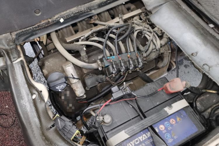Used Wuling Rongguang 2014 1.2L S Base Model Engine Bay Left