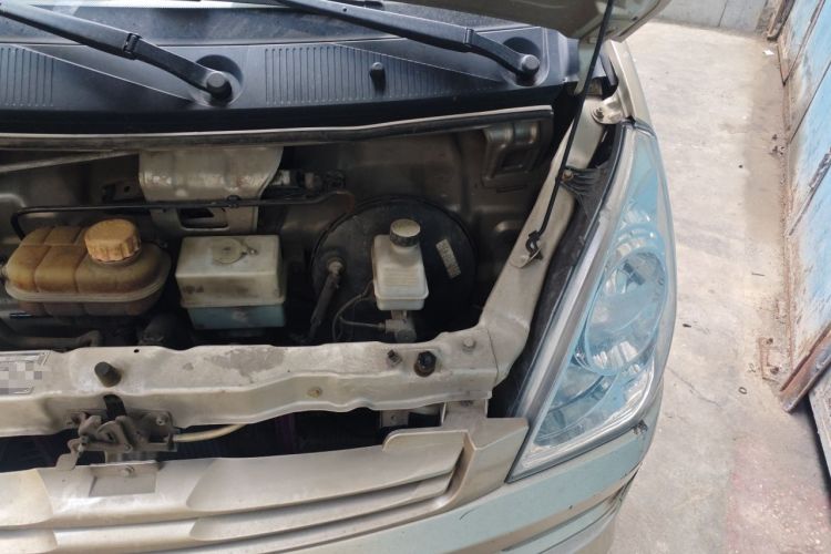 Used Wuling Rongguang 2014 1.2L S Base Model Engine Bay Left