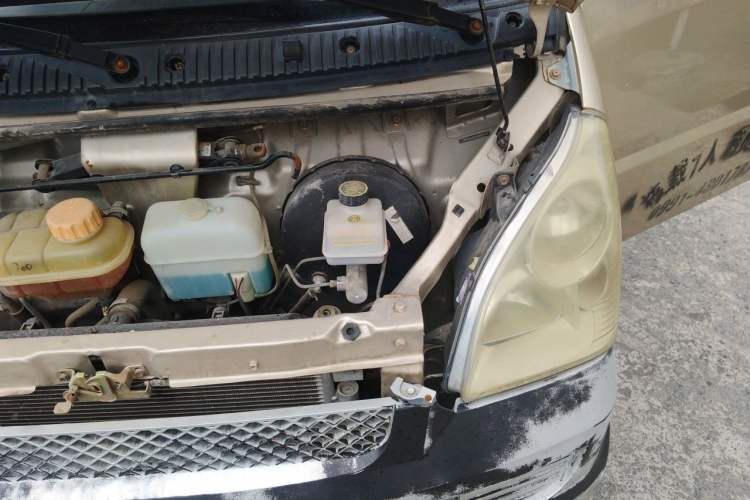 Used Wuling Rongguang 2014 1.2L S Base Model Engine Bay Left