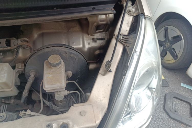Used Wuling Rongguang 2014 1.2L S Base Model Engine Bay Left