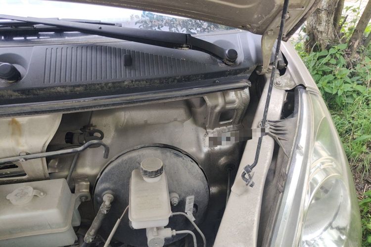 Used Wuling Rongguang 2014 1.2L S Base Model Engine Bay Left