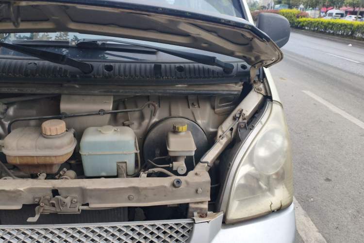 Used Wuling Rongguang 2014 1.2L S Base Model Engine Bay Left
