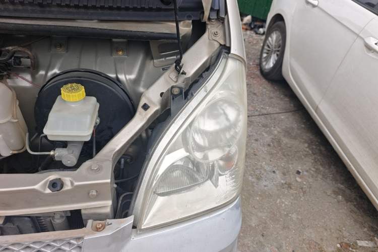 Used Wuling Rongguang 2014 1.2L S Base Model Engine Bay Left