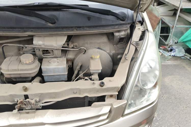 Used Wuling Rongguang 2014 1.2L S Base Model Engine Bay Left