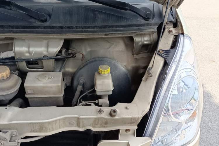 Used Wuling Rongguang 2014 1.2L S Base Model Engine Bay Left