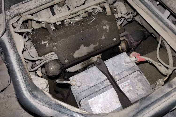 Used Wuling Rongguang 2014 1.2L S Base Model Engine Bay Left