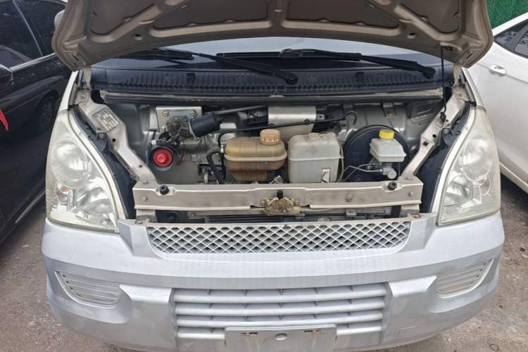 Used Wuling Rongguang 2014 1.2L S Base Model Engine Bay