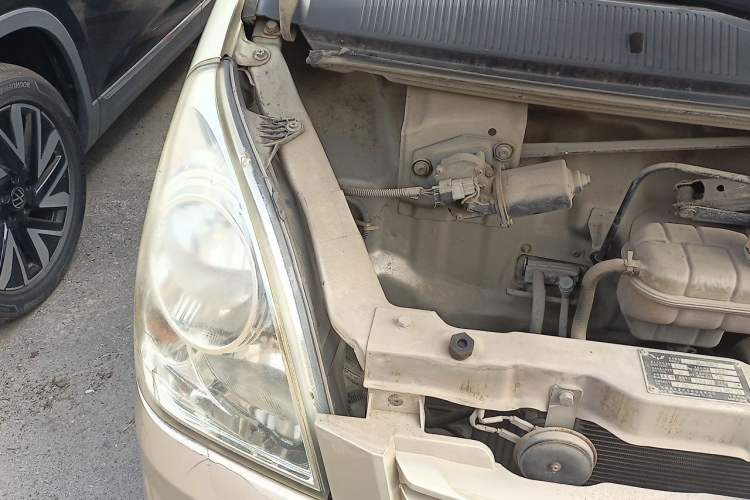 Used Wuling Rongguang 2014 1.2L S Base Model Engine Bay Right