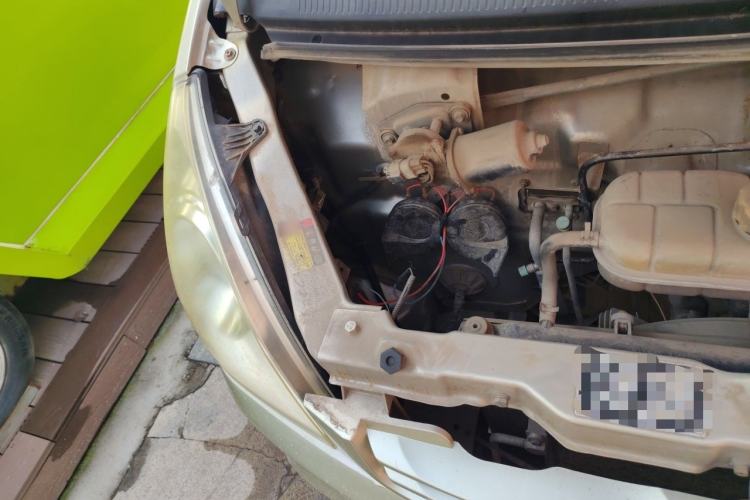 Used Wuling Rongguang 2014 1.2L S Standard Model Engine Bay Right