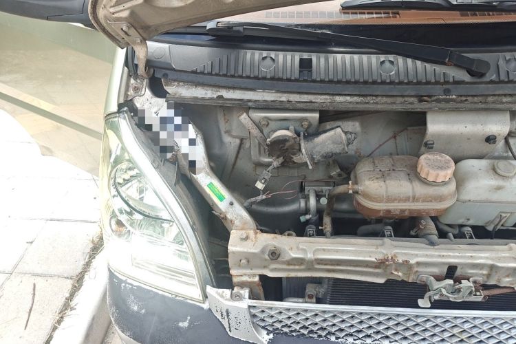 Used Wuling Rongguang 2014 1.2L S Standard Model Engine Bay Right