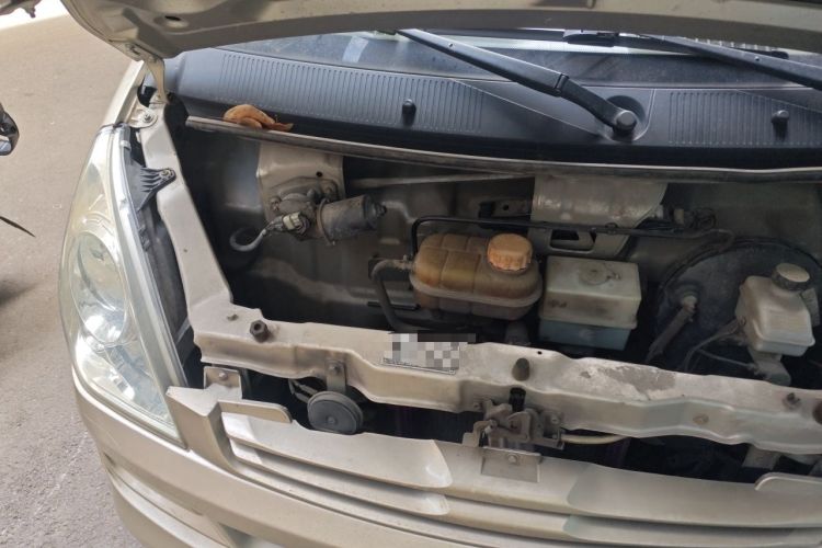 Used Wuling Rongguang 2014 1.2L S Base Model Engine Bay Right