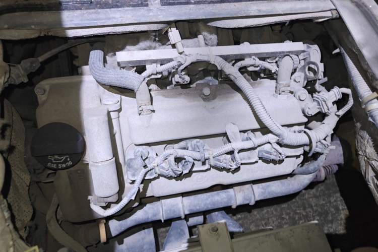 Used Wuling Rongguang 2014 1.2L S Standard Model Engine Bay Right
