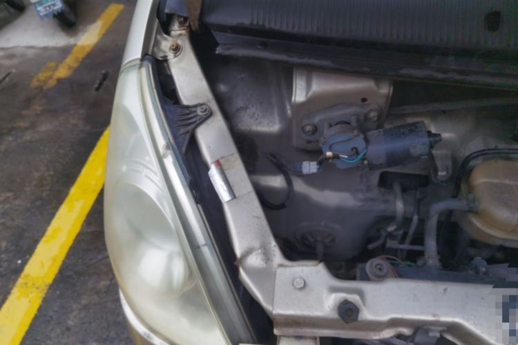 Used Wuling Rongguang 2014 1.5L S Base Version Engine Bay Right