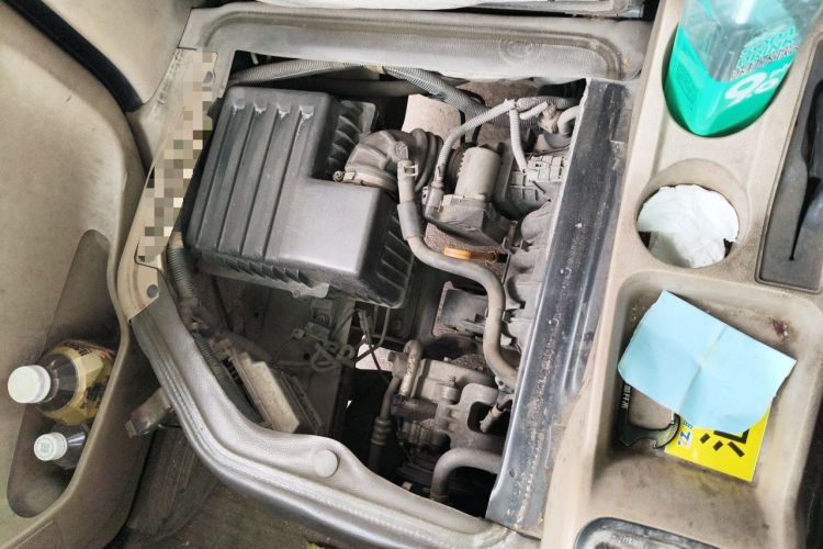 Used Wuling Rongguang 2014 1.5L S Standard Version Engine Bay Right