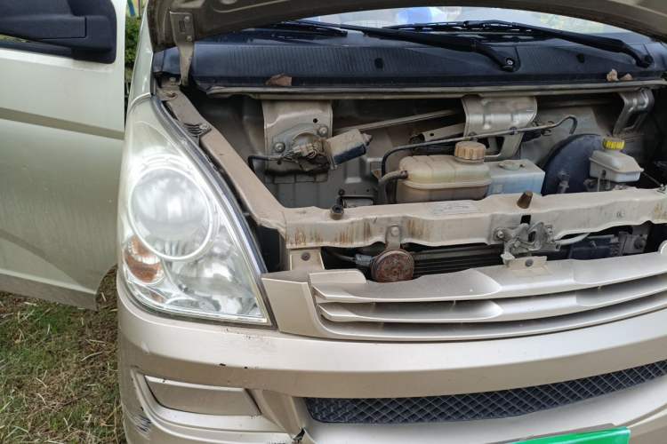 Used Wuling Rongguang 2014 1.2L S Base Model Engine Bay Right