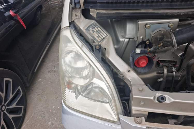 Used Wuling Rongguang 2014 1.2L S Base Model Engine Bay Right