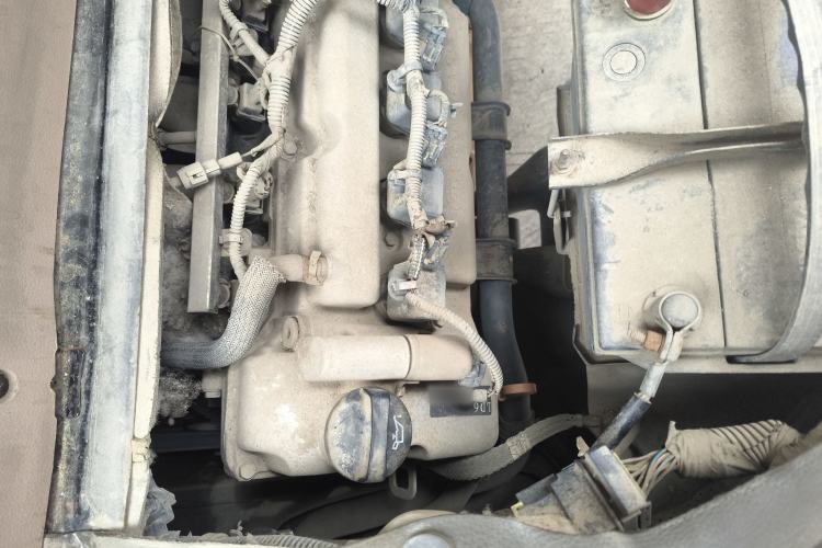 Used Wuling Rongguang 2014 1.2L S Standard Model Engine Bay Right