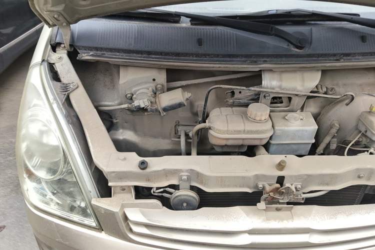Used Wuling Rongguang 2014 1.2L S Base Model Engine Bay Right
