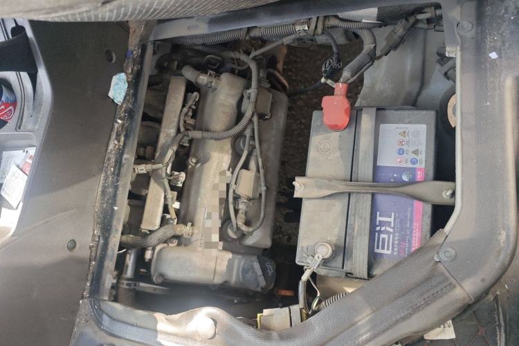 Used Wuling Rongguang 2014 1.2L S Base Model Engine Bay