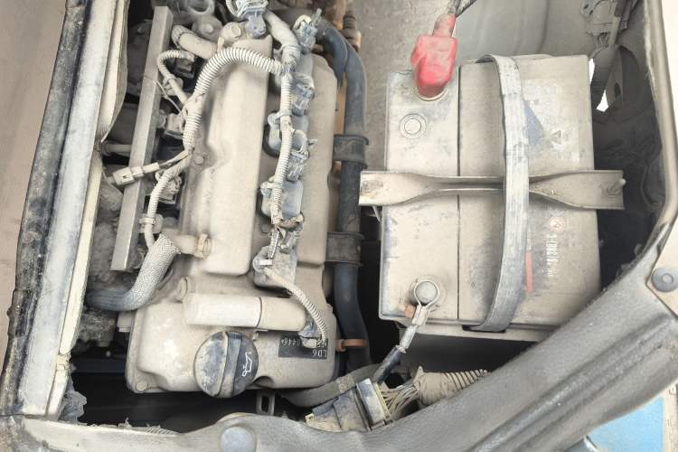 Used Wuling Rongguang 2014 1.2L S Standard Model Engine Bay