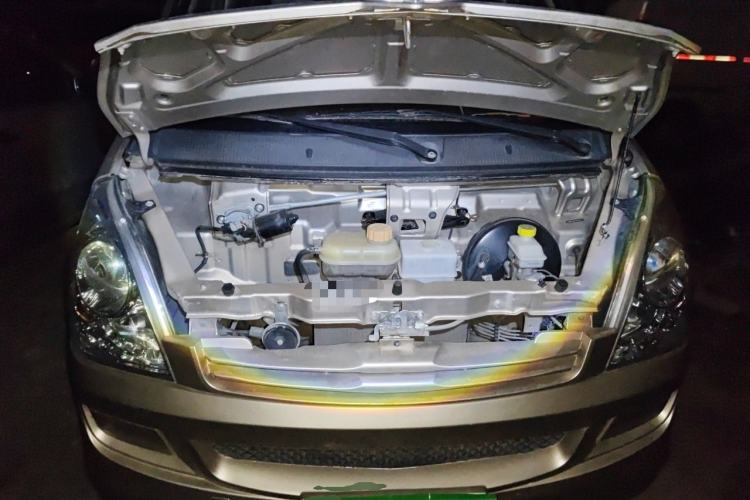 Used Wuling Rongguang 2014 1.2L S Base Model Engine Bay