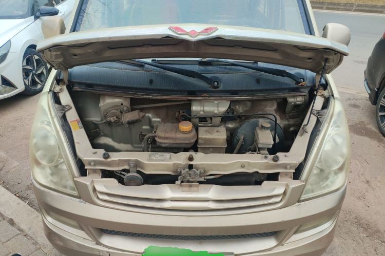 Used Wuling Rongguang 2014 1.5L S Standard Version Engine Bay