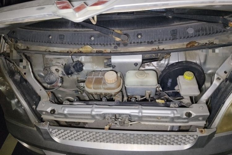 Used Wuling Rongguang 2014 1.2L S Base Model Engine Bay