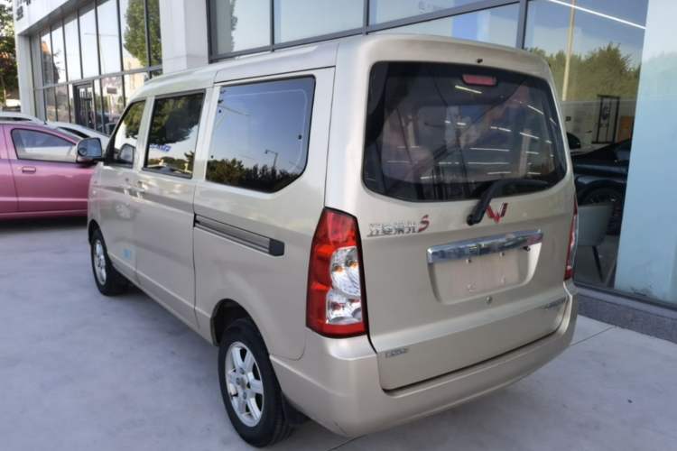 Used Wuling Rongguang 2014 1.5L S Standard Version Exterior 2