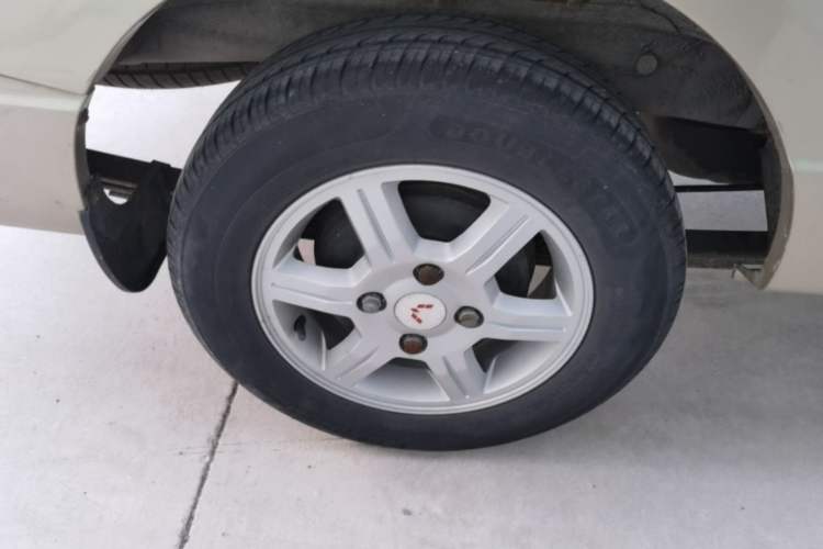Used Wuling Rongguang 2014 1.5L S Standard Version Exterior 5