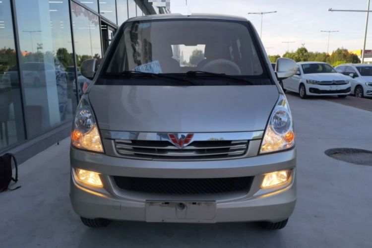 Used Wuling Rongguang 2014 1.5L S Standard Version Front