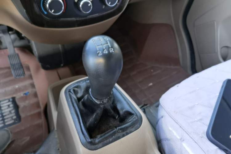 Used Wuling Rongguang 2014 1.5L S Standard Version Gear Lever