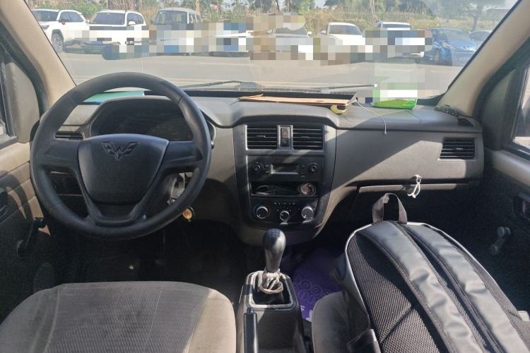 Used Wuling Rongguang 2014 1.2L S Base Model Interior 2