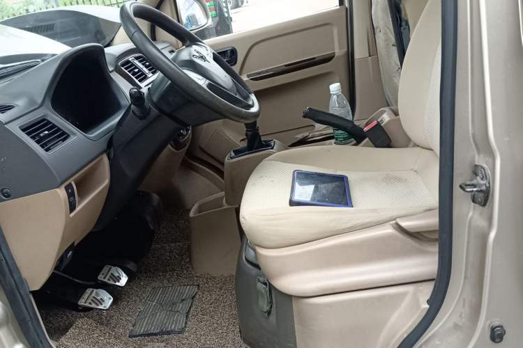 Used Wuling Rongguang 2014 1.5L S Standard Version Left Front Seat