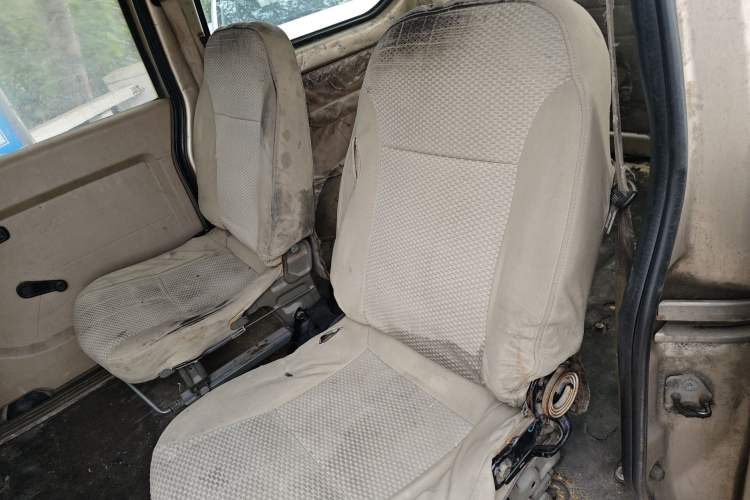Used Wuling Rongguang 2014 1.5L S Standard Version Left Rear Seat