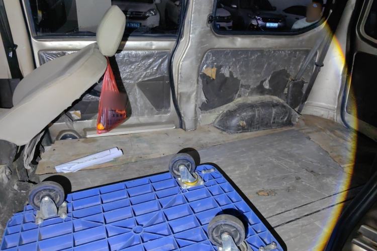 Used Wuling Rongguang 2014 1.5L S Base Version Left Rear Seat