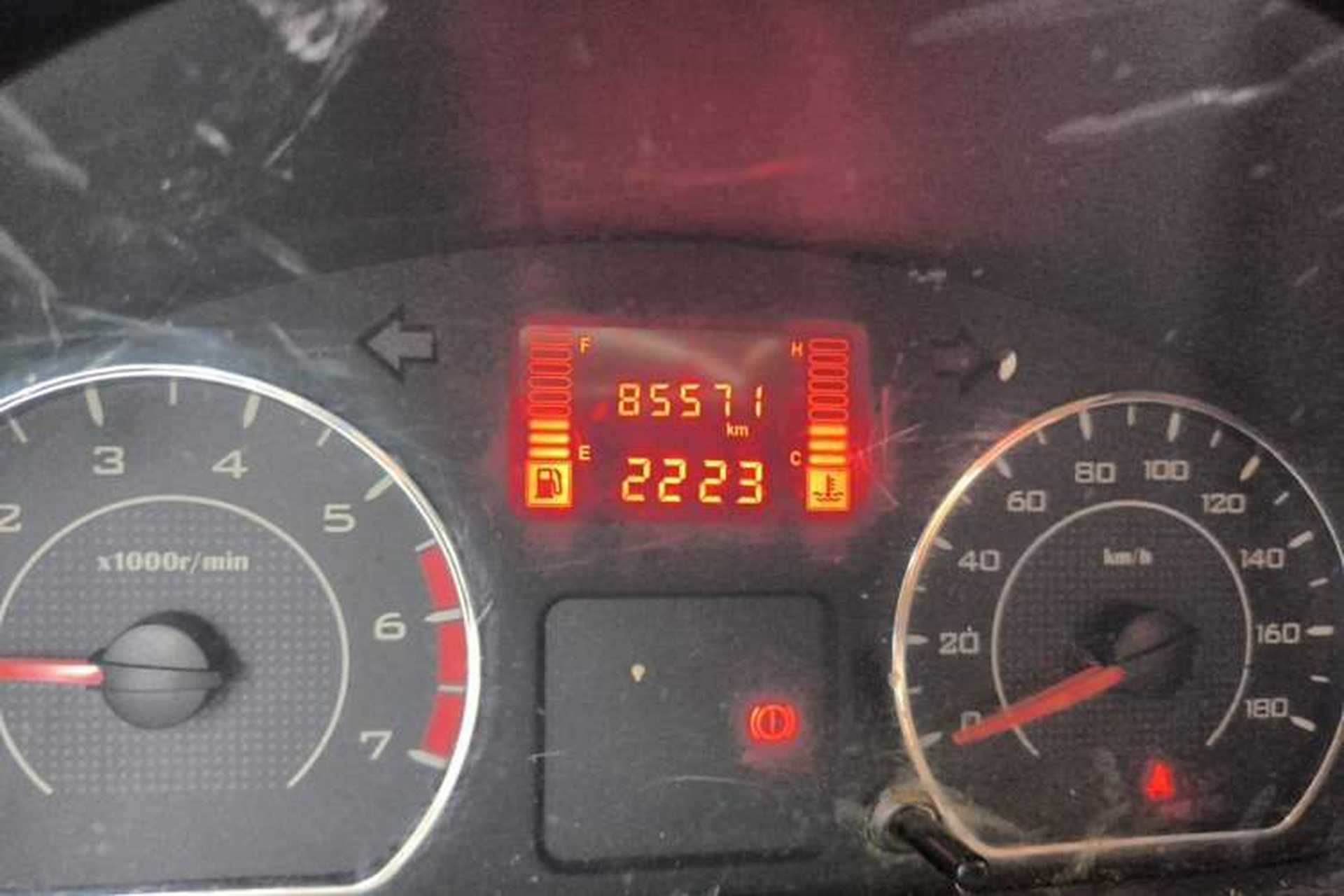 Used Wuling Rongguang 2014 1.2L S Base Model Odometer Close Up