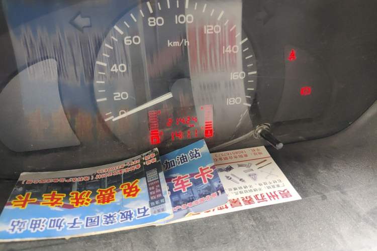 Used Wuling Rongguang 2014 1.2L S Base Model Odometer Close Up