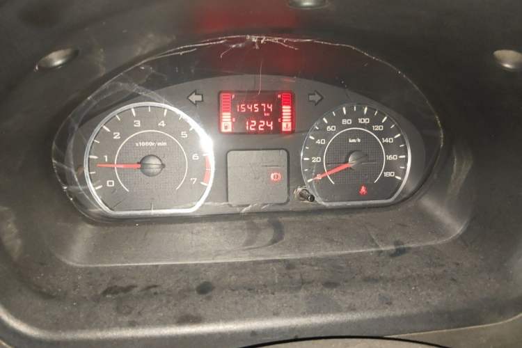 Used Wuling Rongguang 2014 1.2L S Base Model Odometer Close Up